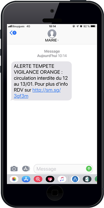 Alerte SMS envoyée par une mairie pour prévenir les habitants de la ville d'une tempête vigilance orange