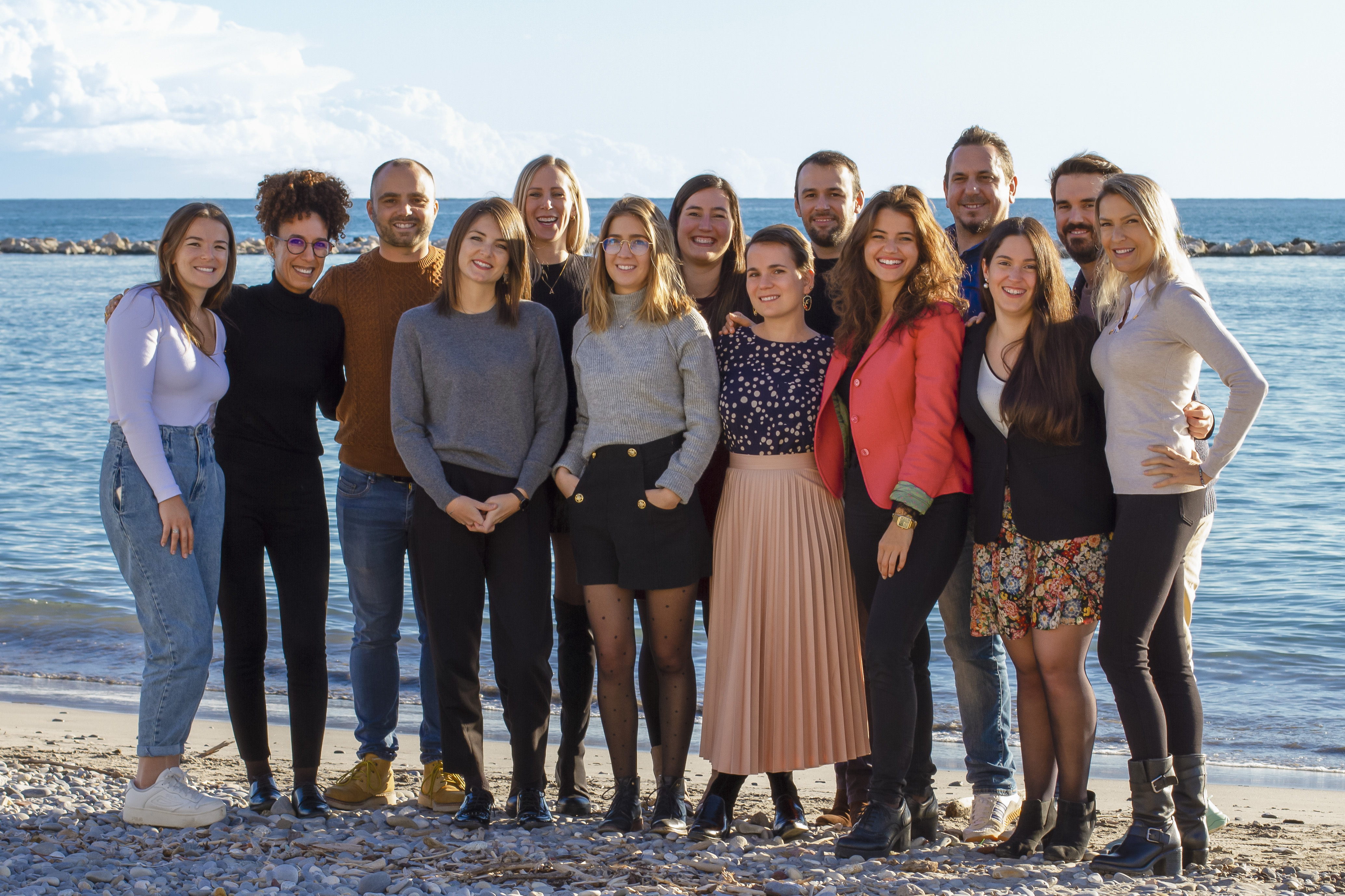 Photo de l'équipe SMSFactor au bord de la mer