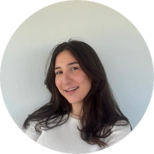 photo de ines bouhaoula sales development representative